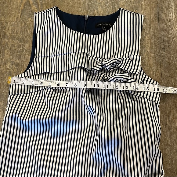 SOLDBanana Republic White & Navy Striped Bow Dress - Picture 9 of 10